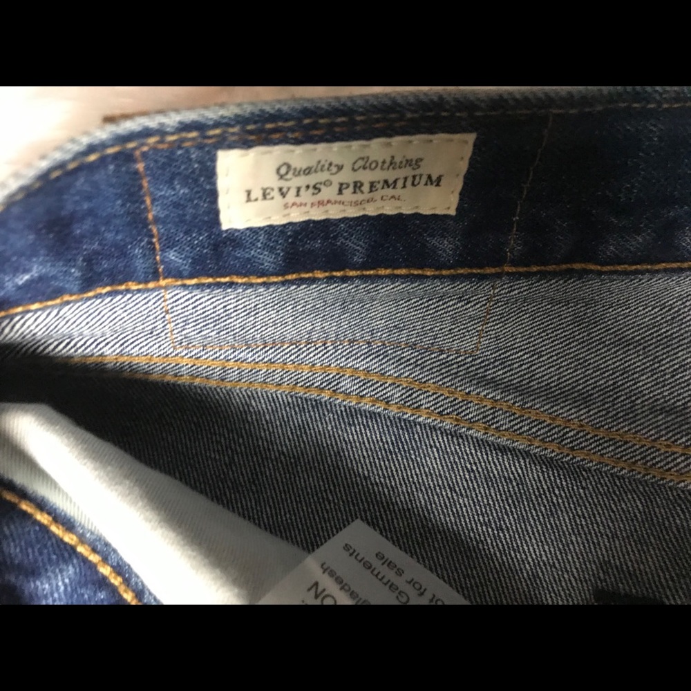LEVI’S 511 Slim Fit Hendersonville Distressed Jean - Picture 4 of 11